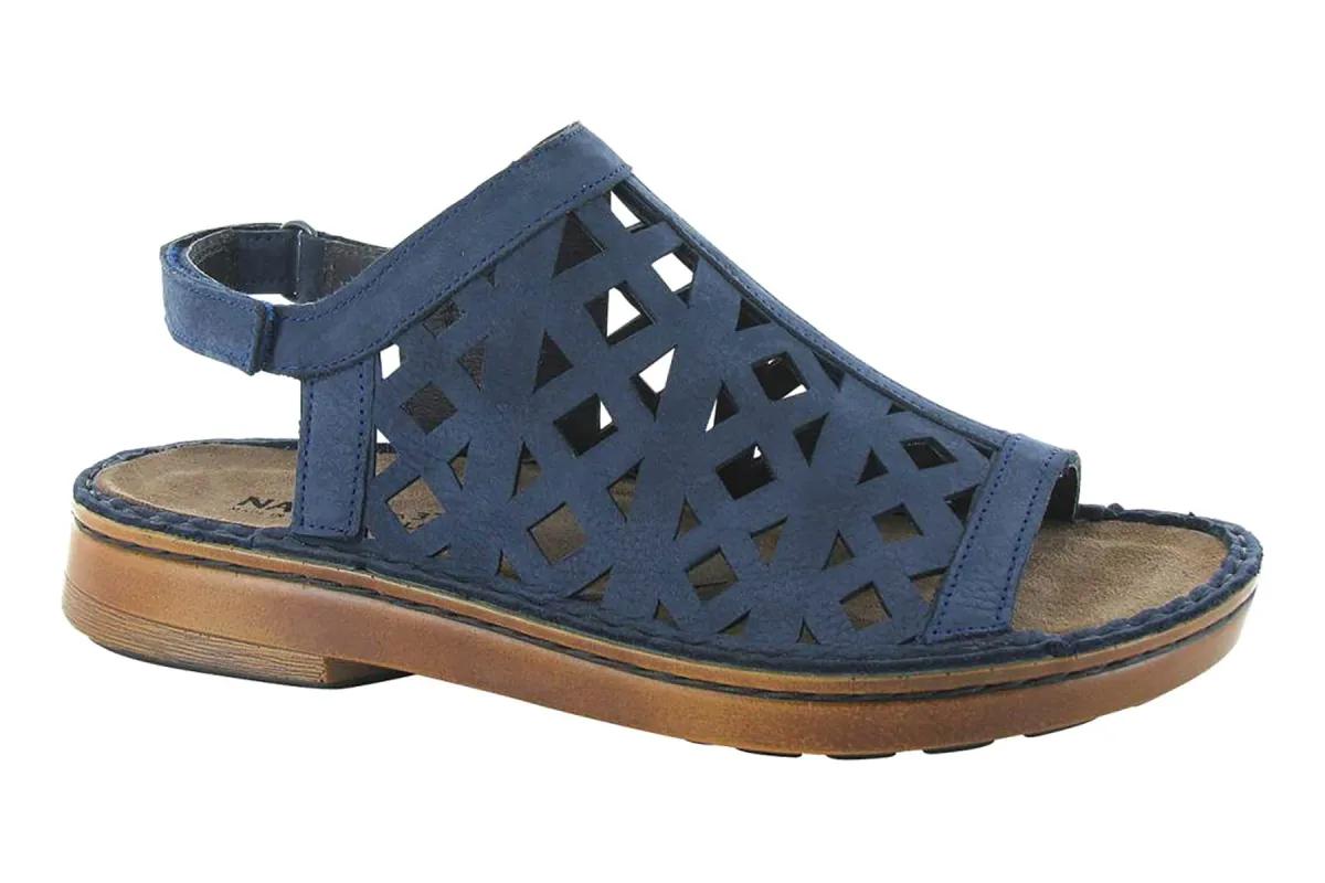 Amadora sold by The Walking Company