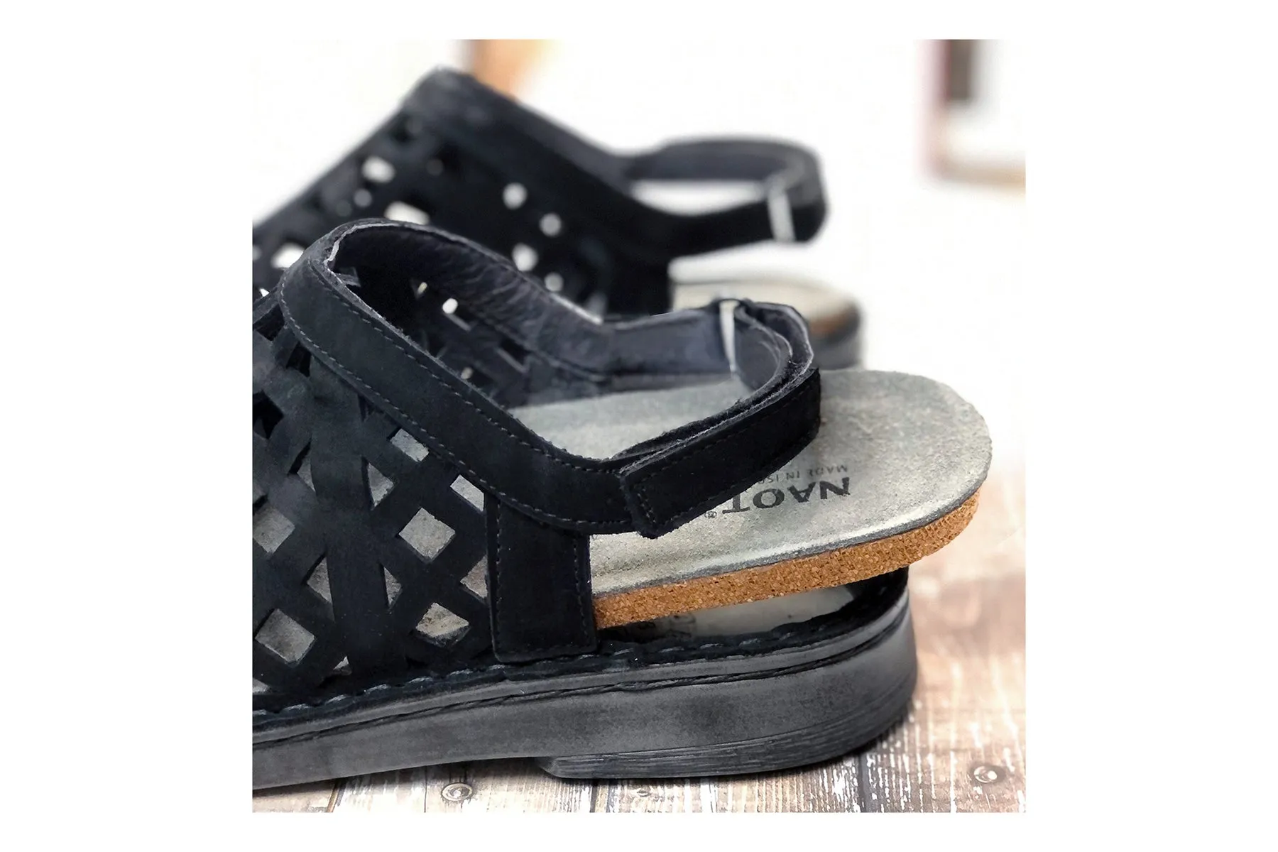 Amadora sold by The Walking Company product image thumbnail 2