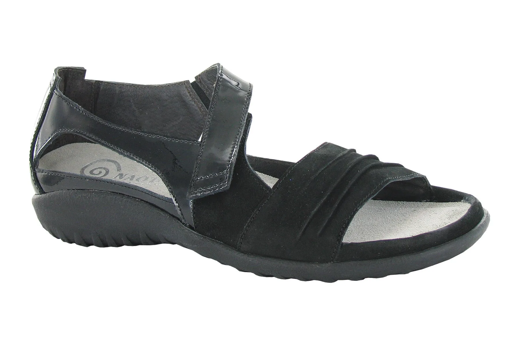 Papaki sold by The Walking Company