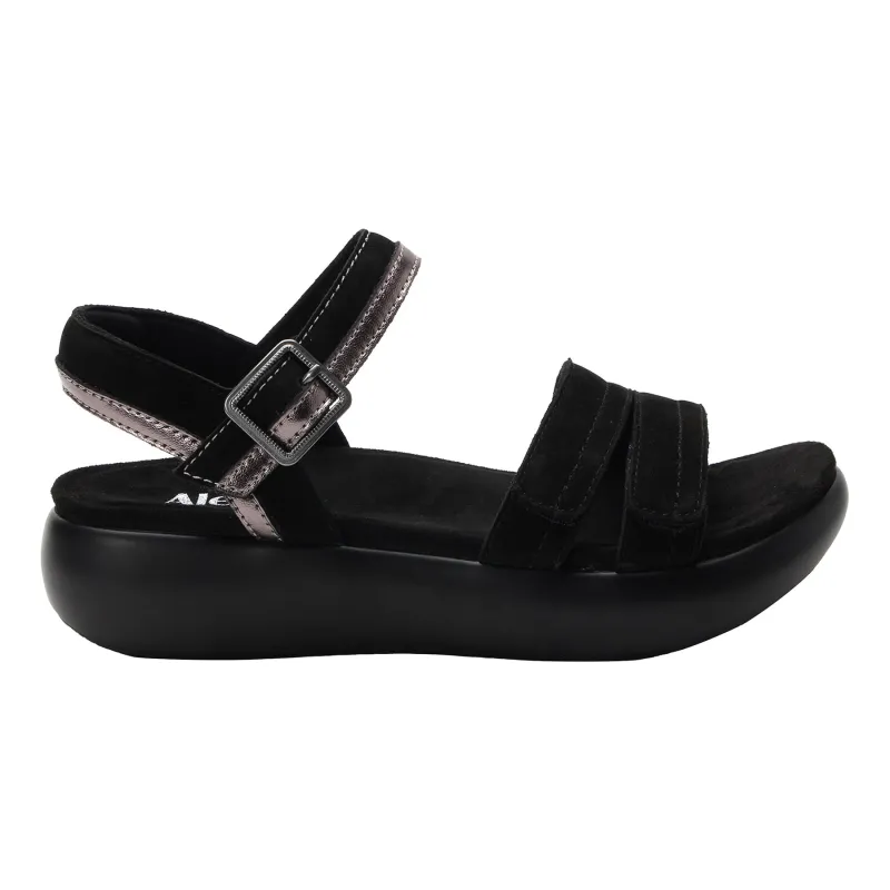 Blinda sold by The Walking Company