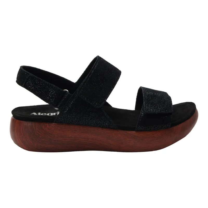 Bailee sold by The Walking Company