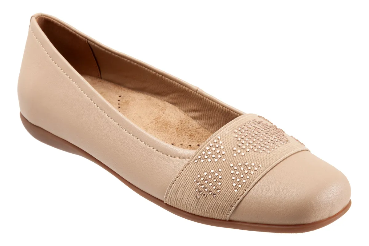 Samantha sold by The Walking Company