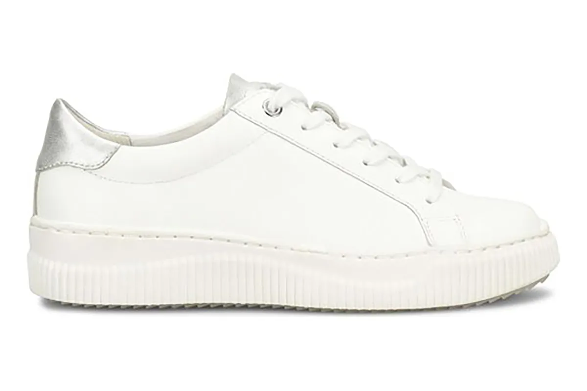 Fianna sold by The Walking Company