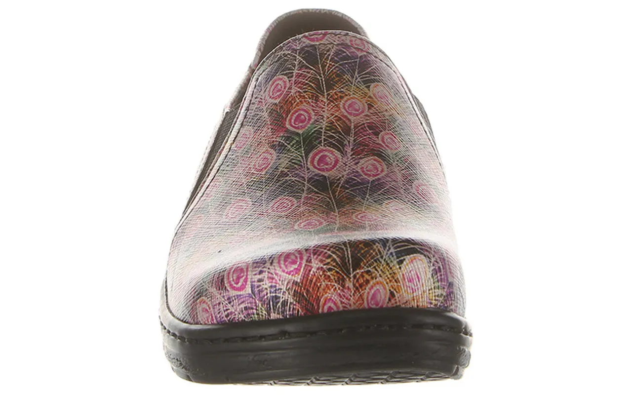 Moxy sold by The Walking Company product image thumbnail 2