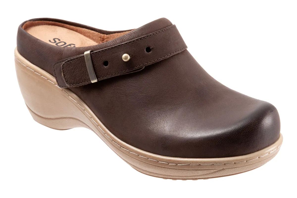 Marquette sold by The Walking Company