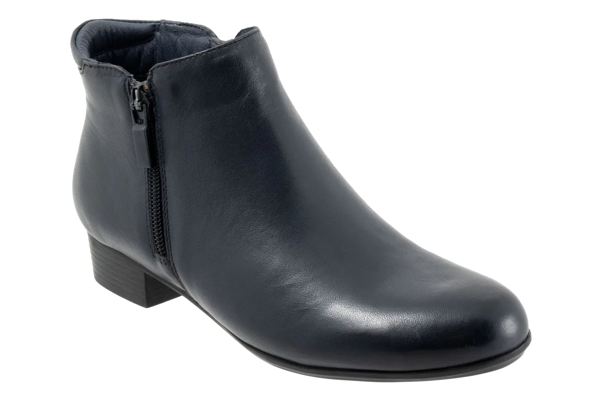 Major sold by The Walking Company