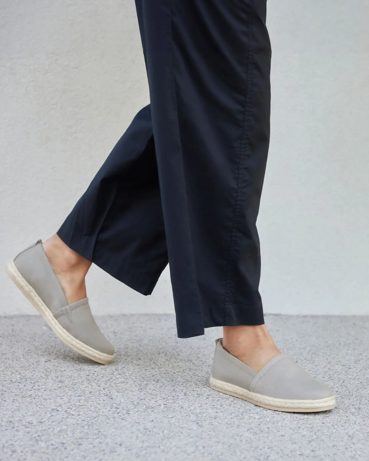 Isle Slip On Metatarsal sold by The Walking Company product image thumbnail 3