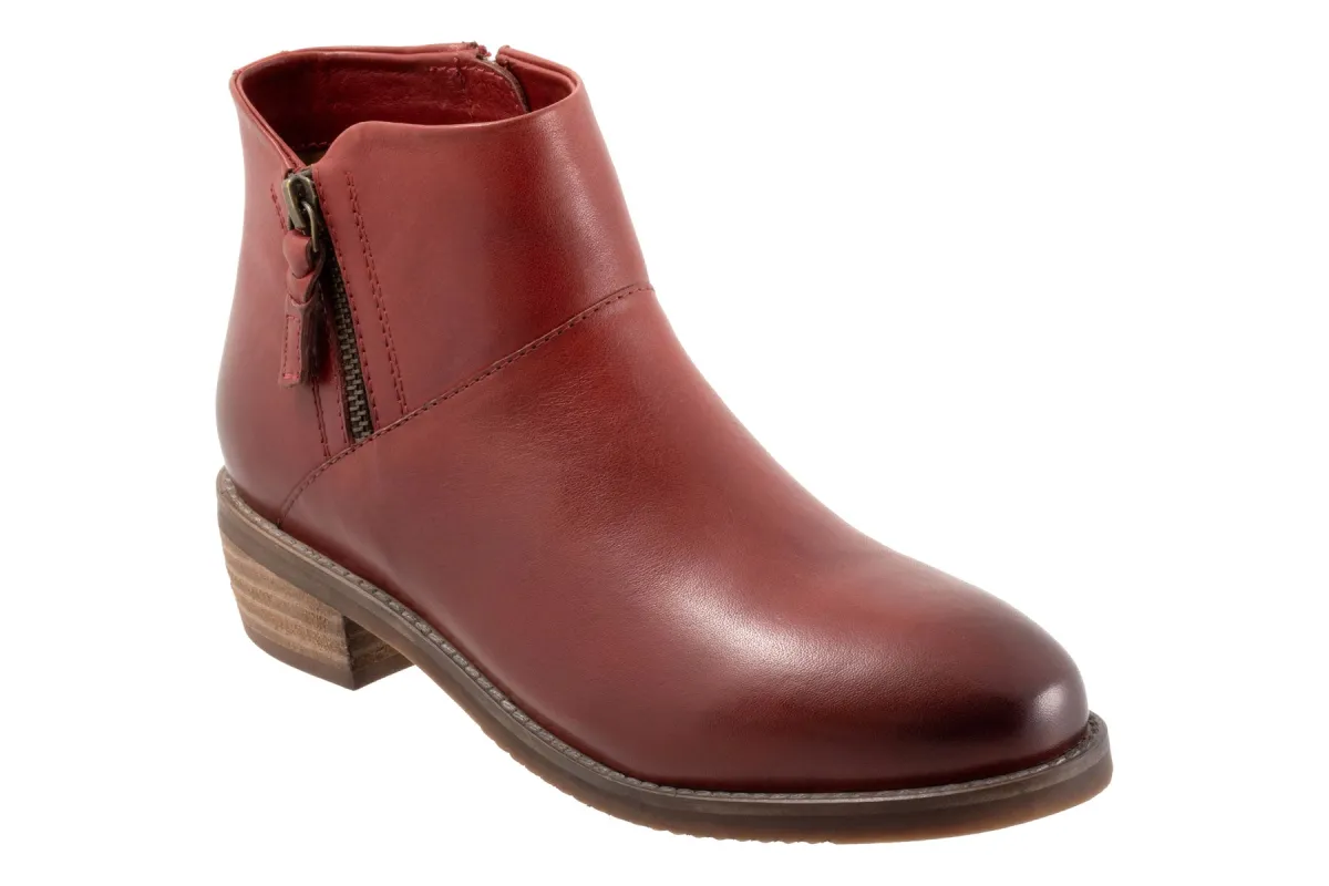 Roselle sold by The Walking Company