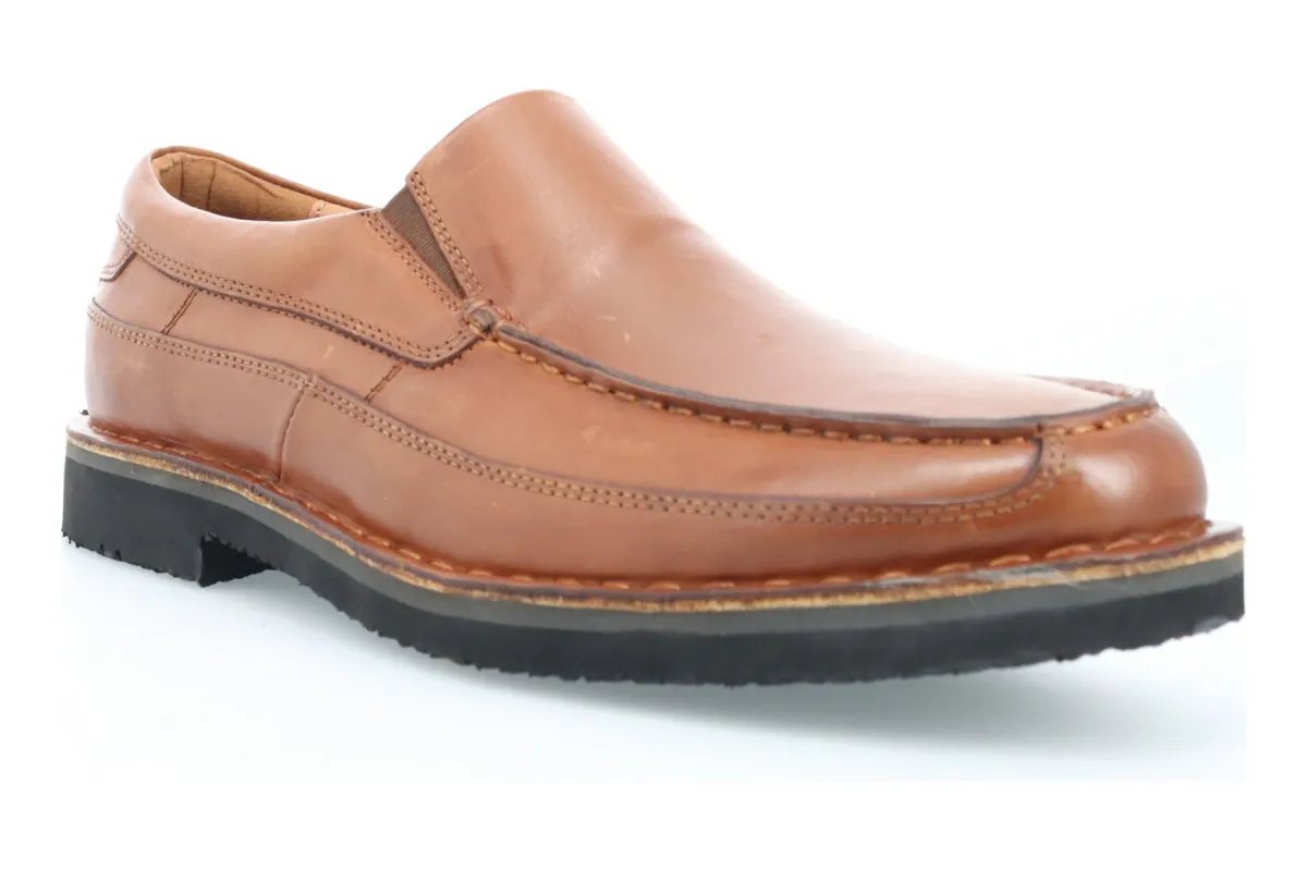 Flynn made by Propet