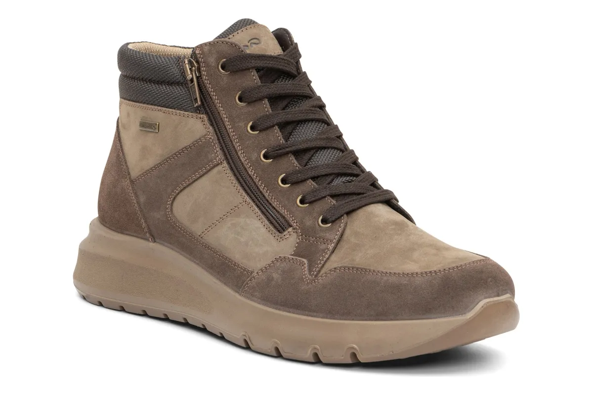 Adams sold by The Walking Company