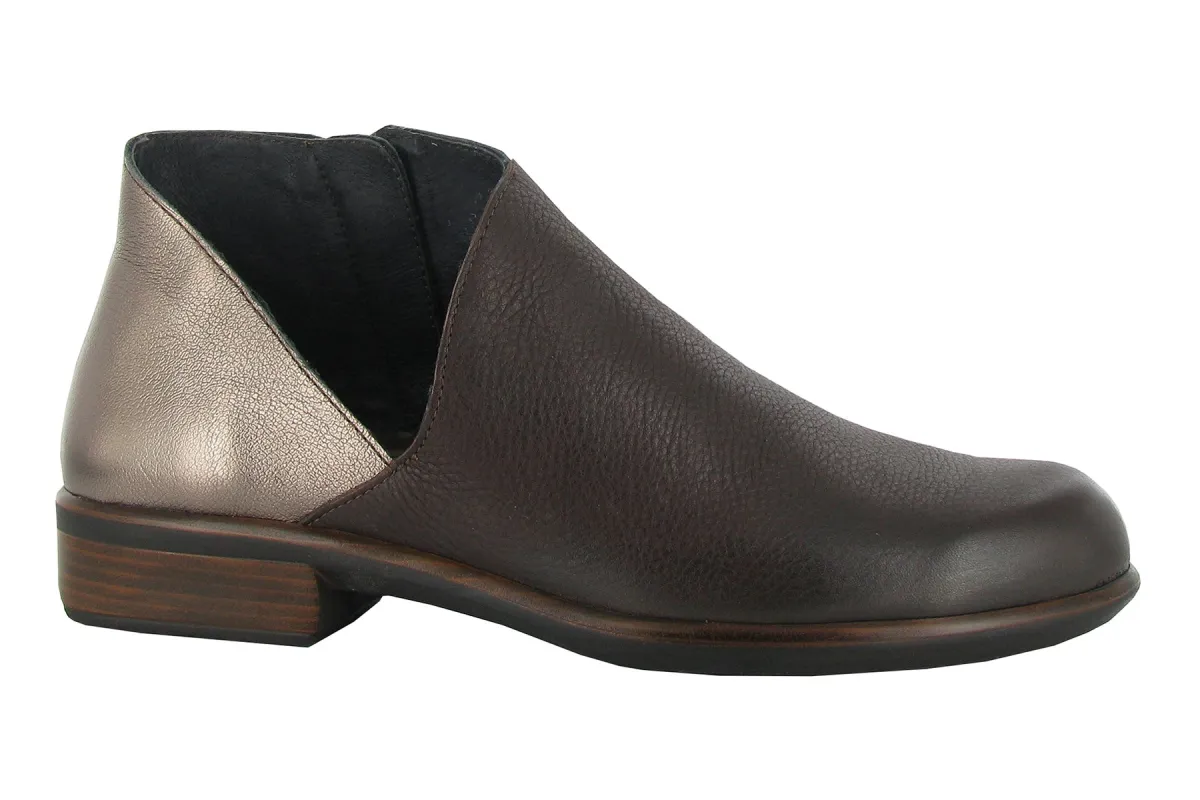 Bayamo sold by The Walking Company