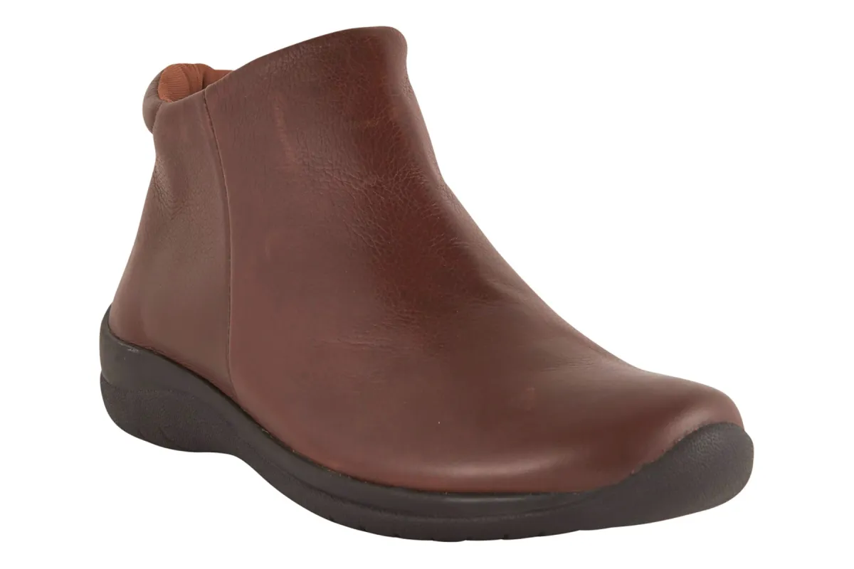 Sportivo sold by The Walking Company