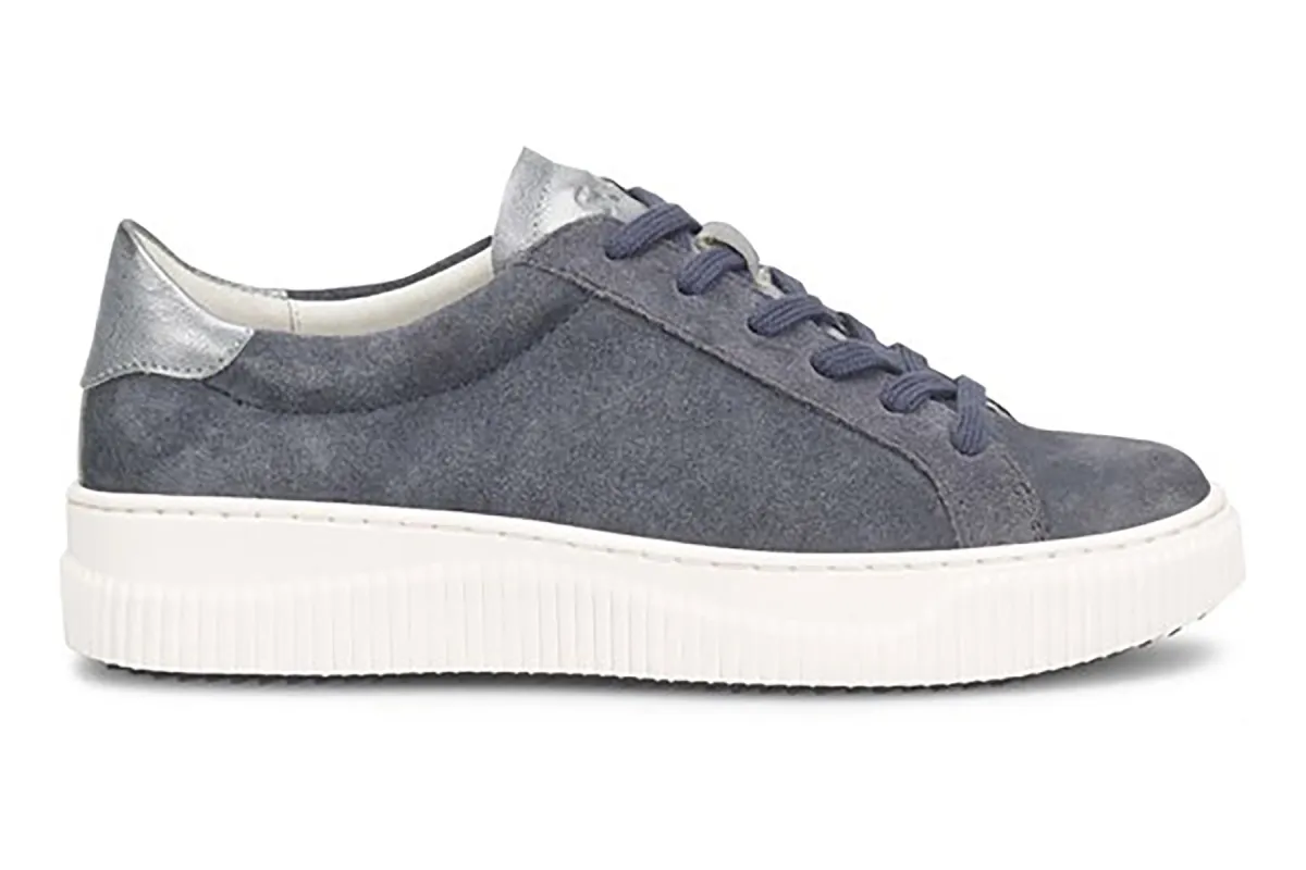 Fianna sold by The Walking Company