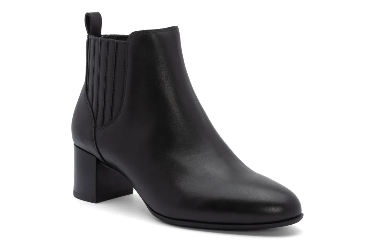 Plaza Chelsea Metatarsal sold by The Walking Company