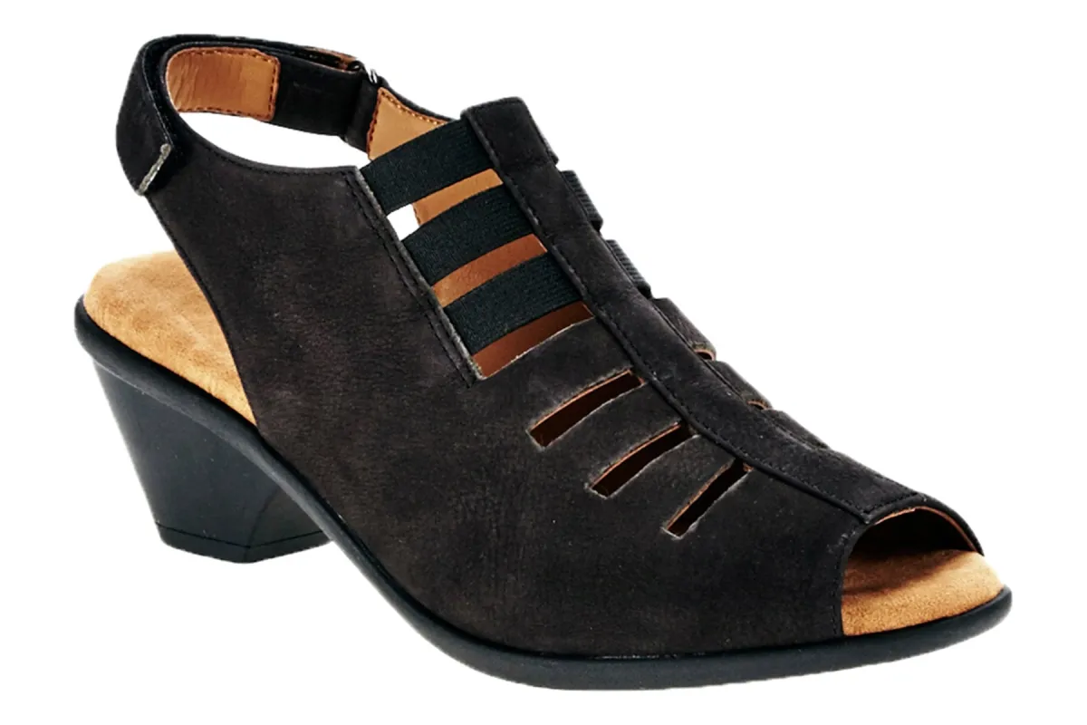 Faye sold by The Walking Company