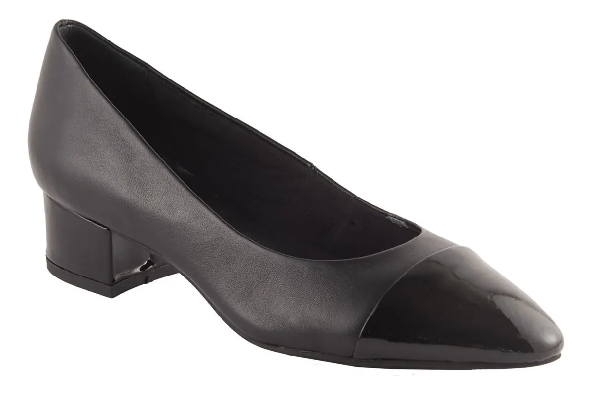 Colette sold by The Walking Company