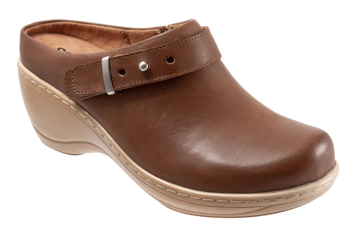 Marquette sold by The Walking Company