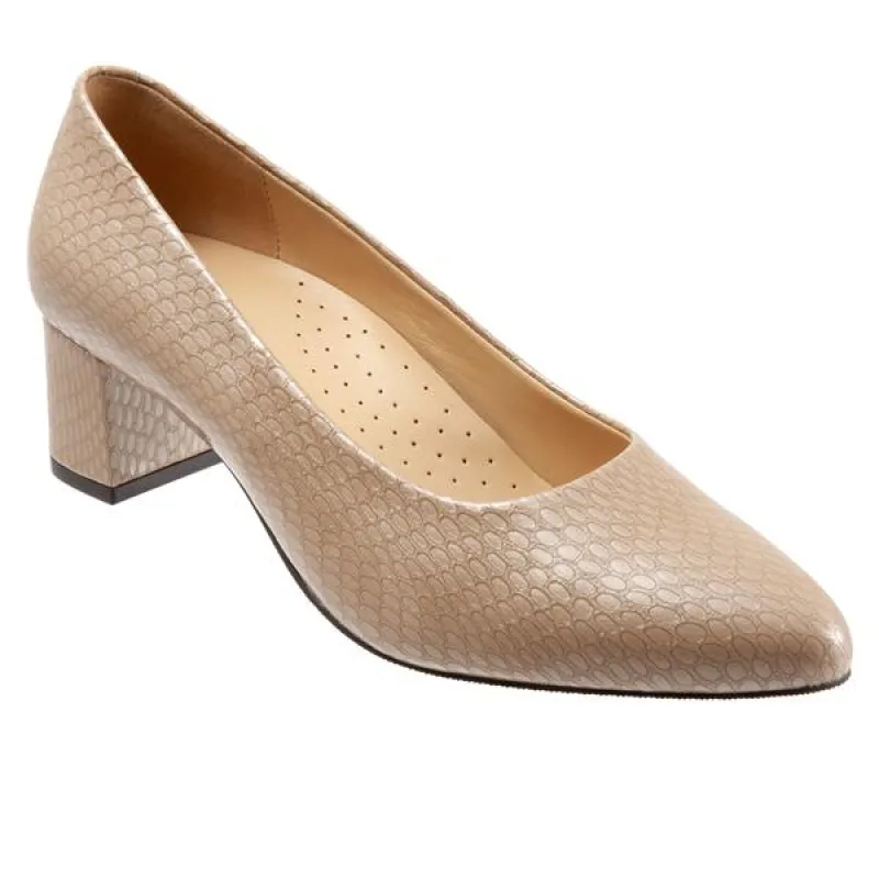 Kari sold by The Walking Company