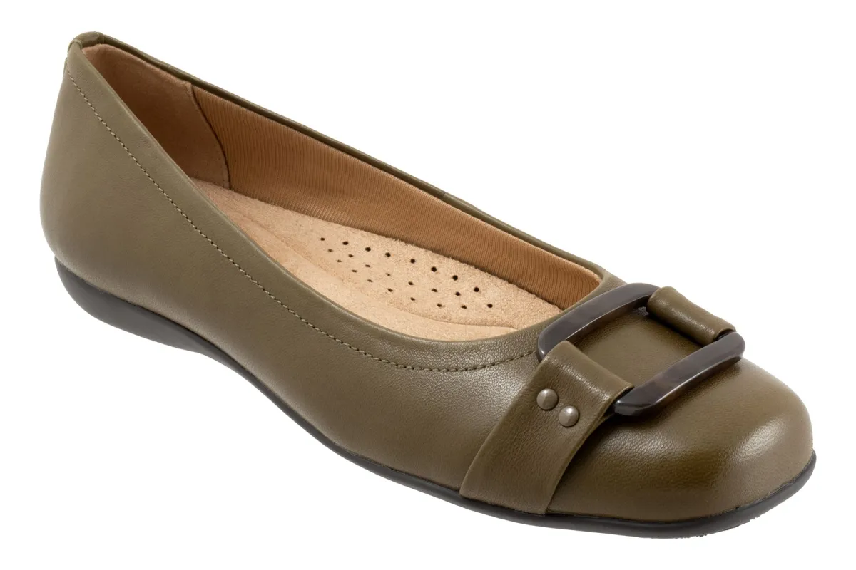 Sizzle Signature sold by The Walking Company