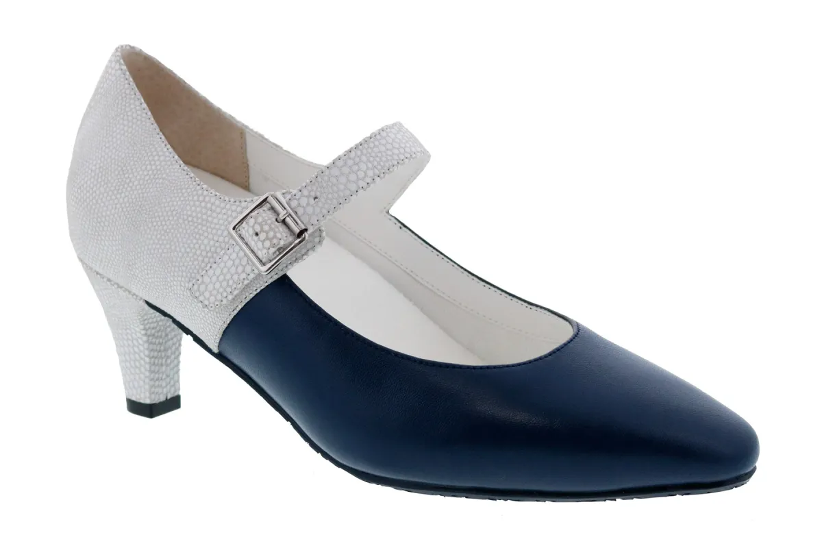 Kiki sold by The Walking Company