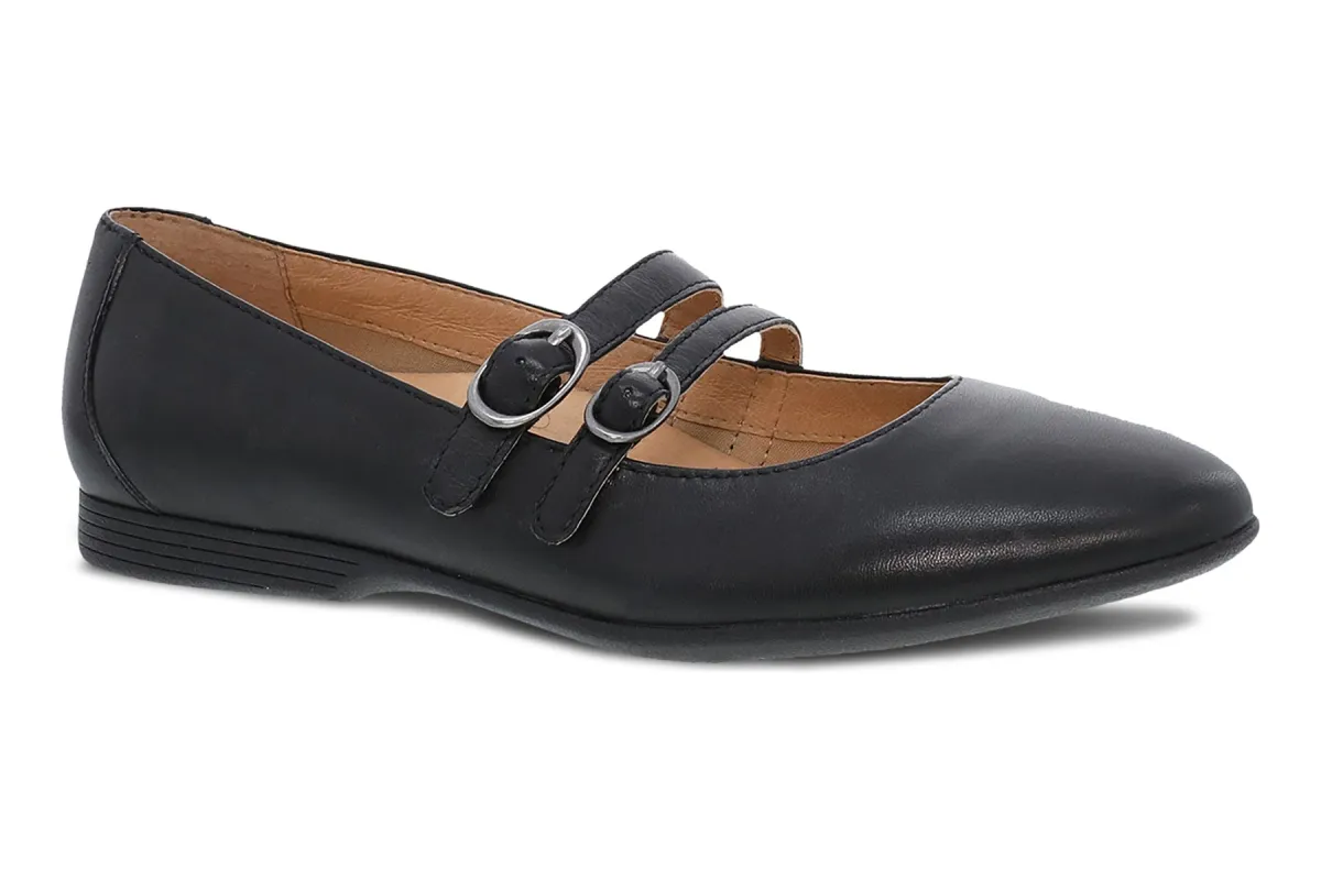 Leeza sold by The Walking Company