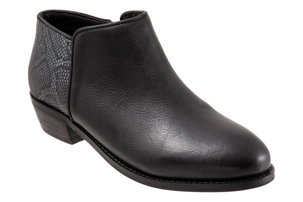 Rocklin sold by The Walking Company