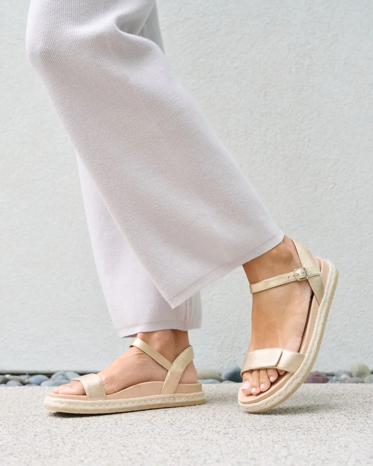 Isle Strap Metatarsal sold by The Walking Company product image thumbnail 3