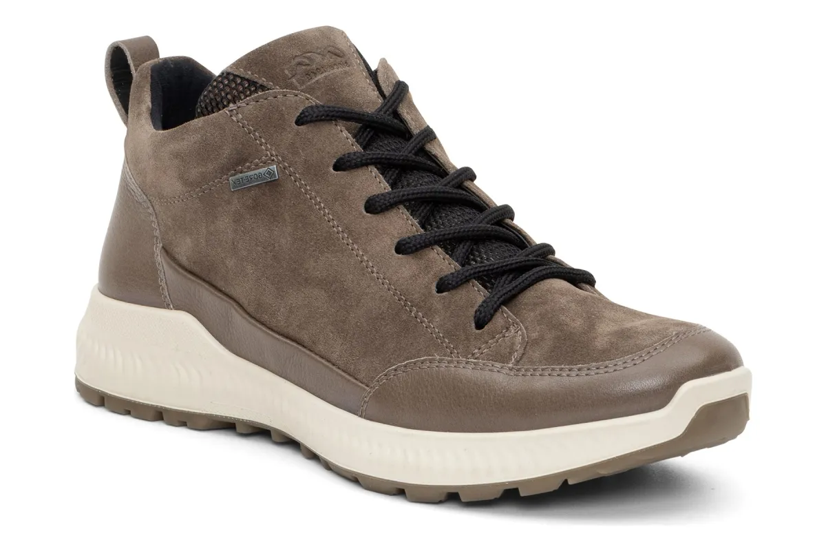 Highland sold by The Walking Company