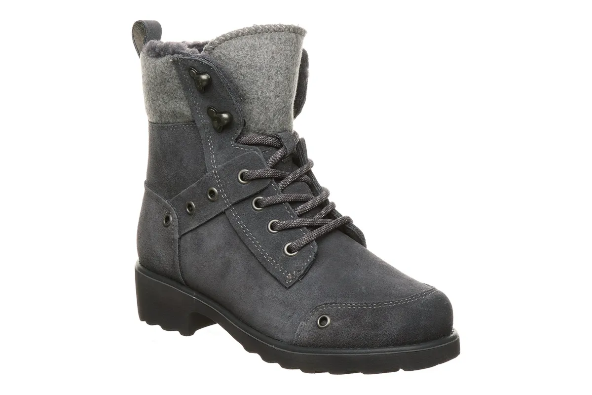 Alicia sold by The Walking Company