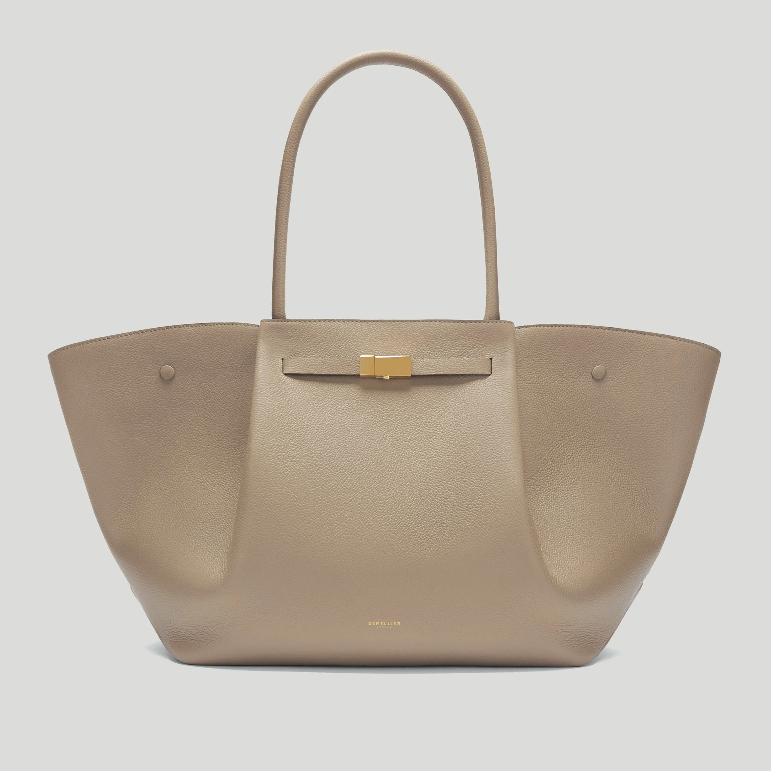 The New York sold by DeMellier