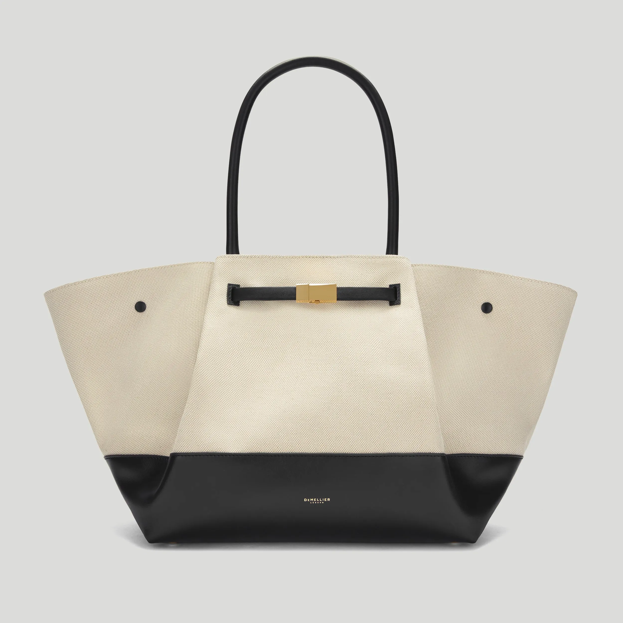 The New York sold by DeMellier