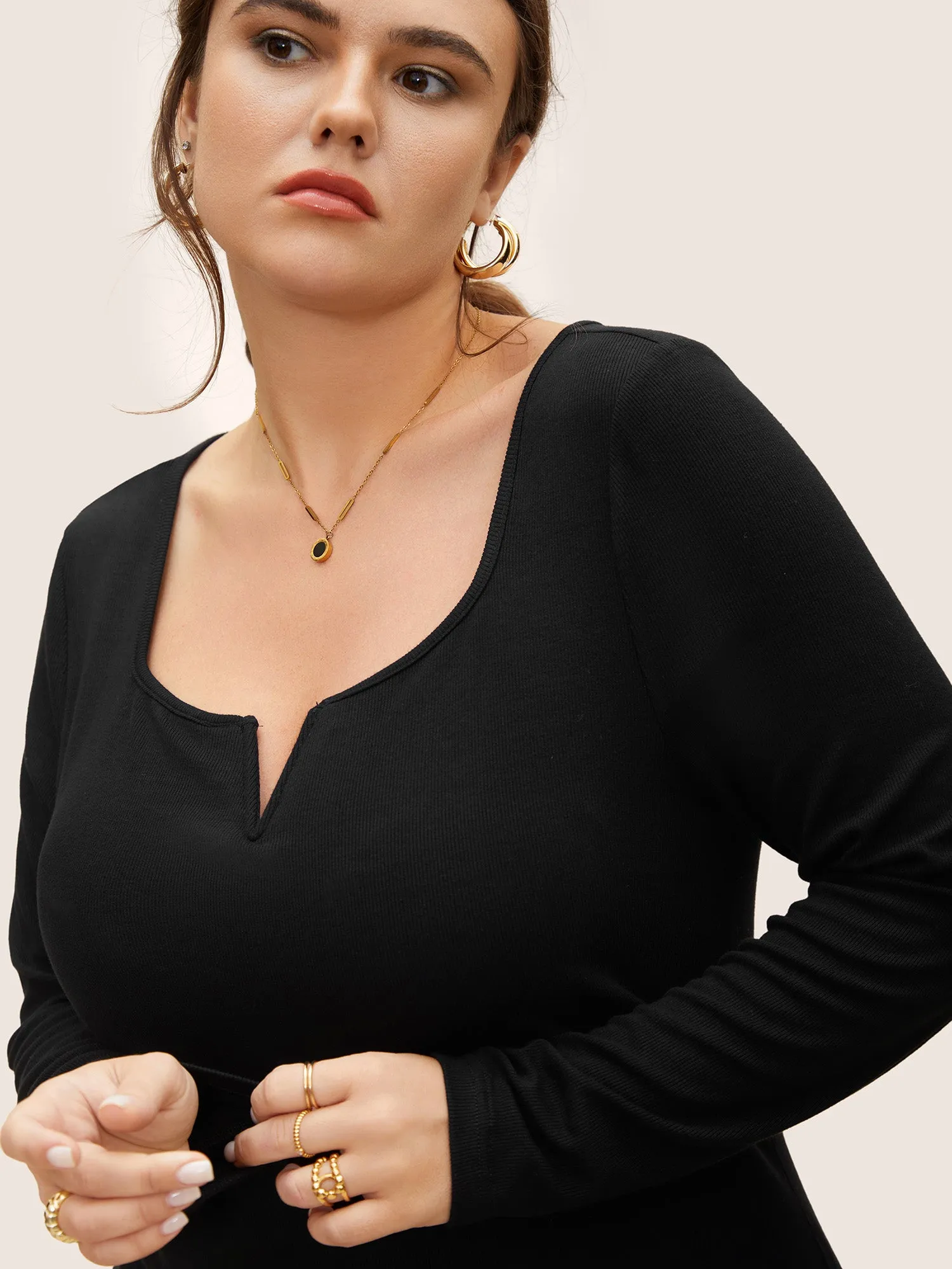 V-notch Solid Knit T-shirt sold by Bloomchic product image thumbnail 4