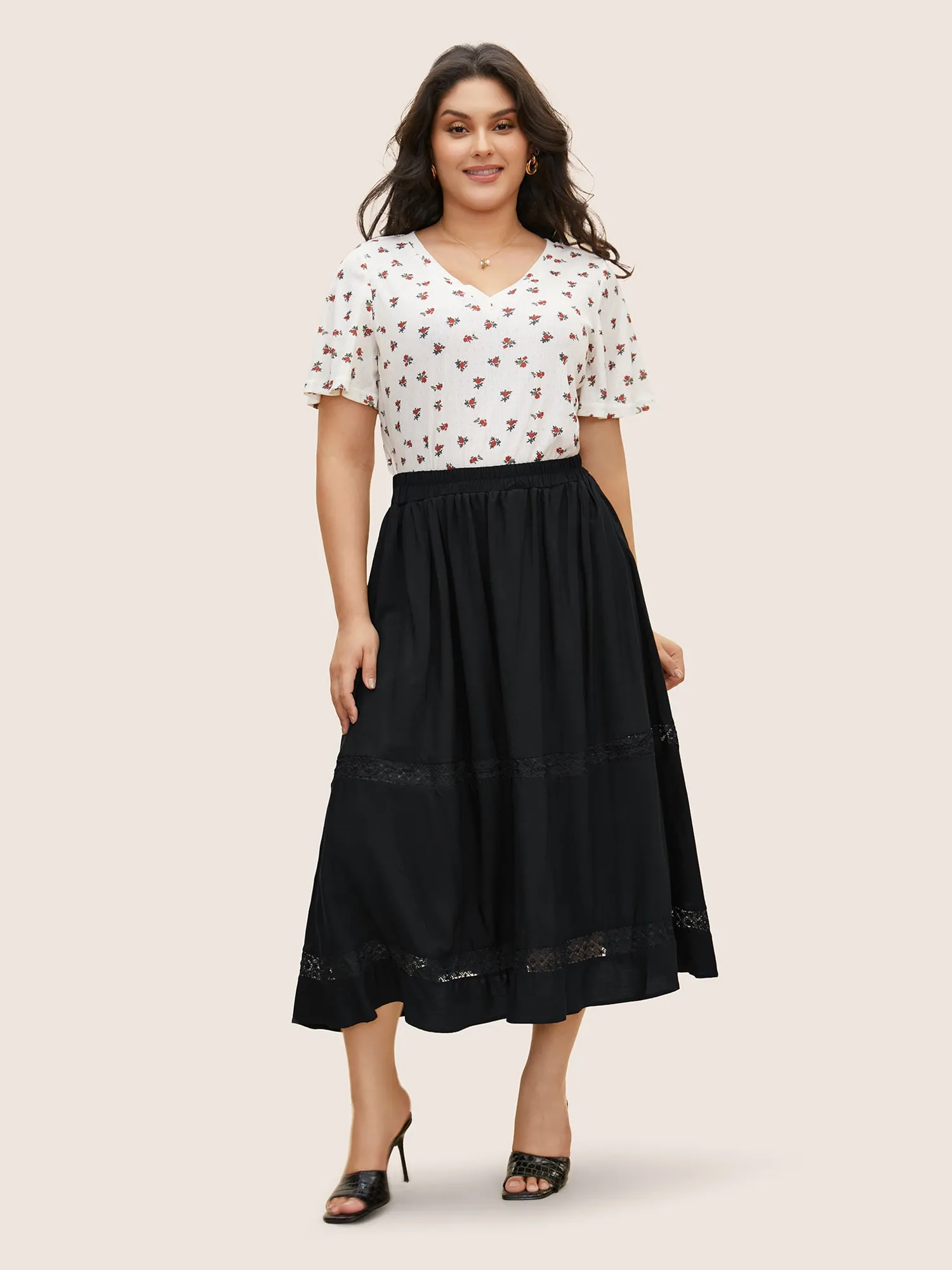 Lace Panel Elastic Waist Side Seam Pocket Skirt sold by Bloomchic