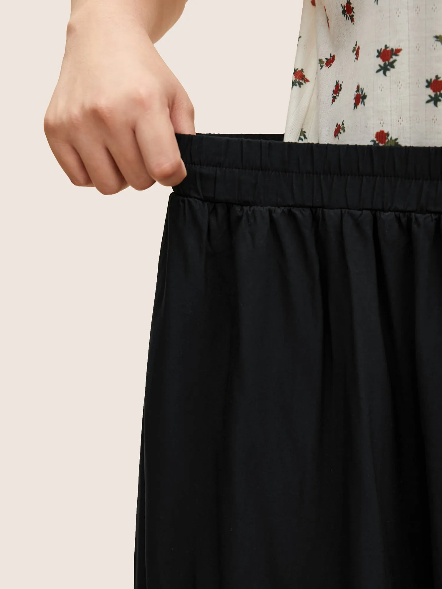 Lace Panel Elastic Waist Side Seam Pocket Skirt sold by Bloomchic product image thumbnail 4