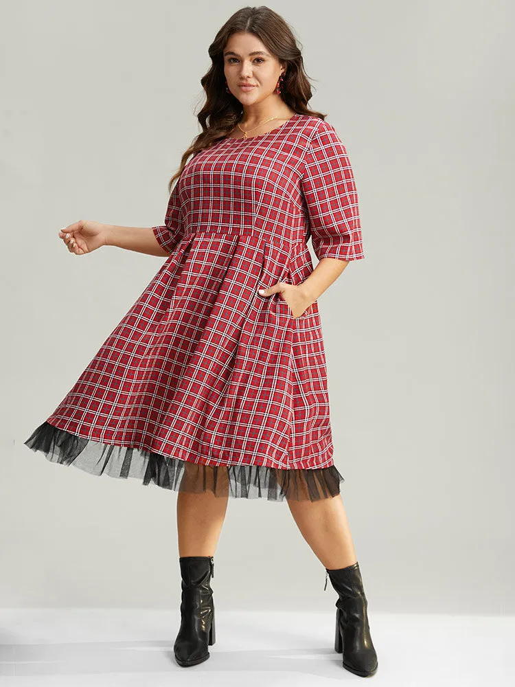 Christmas Plaid Mesh Patchwork Pleated Dress sold by Bloomchic product image thumbnail 4