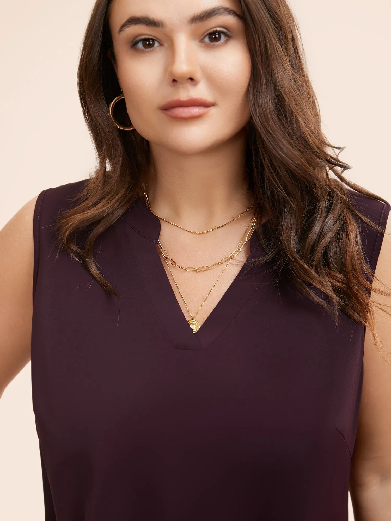 Solid Notched Collar Curved Hem Tank Top sold by Bloomchic product image thumbnail 3