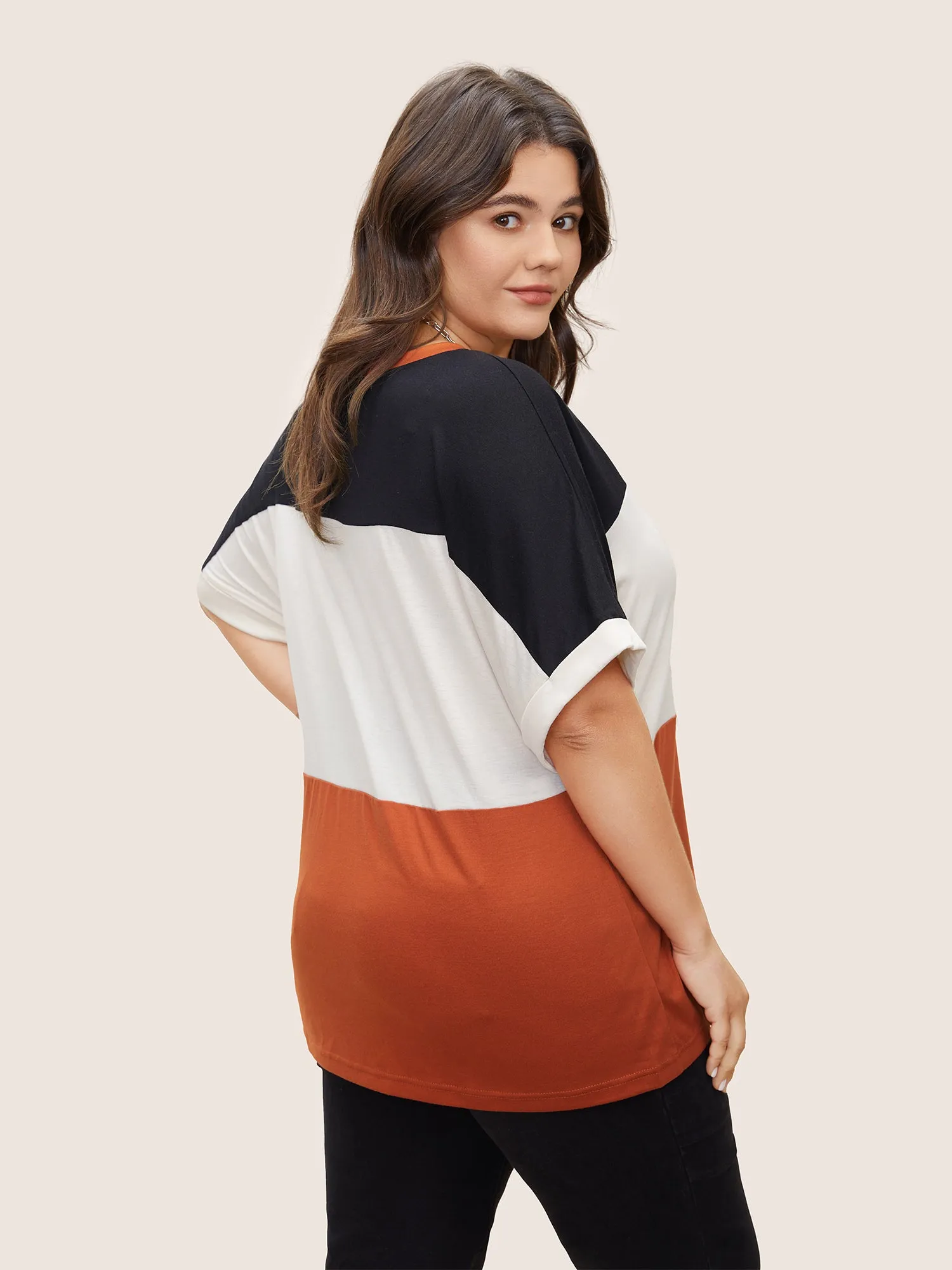 Colorblock Contrast Cuffed Sleeve T-shirt sold by Bloomchic product image thumbnail 2