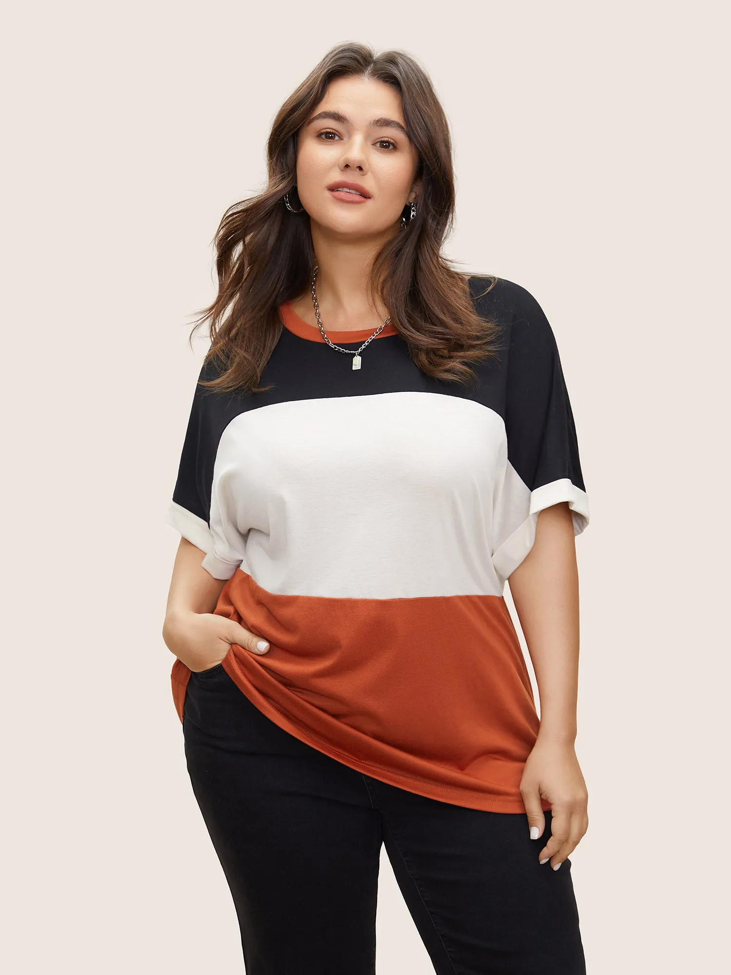 Colorblock Contrast Cuffed Sleeve T-shirt sold by Bloomchic