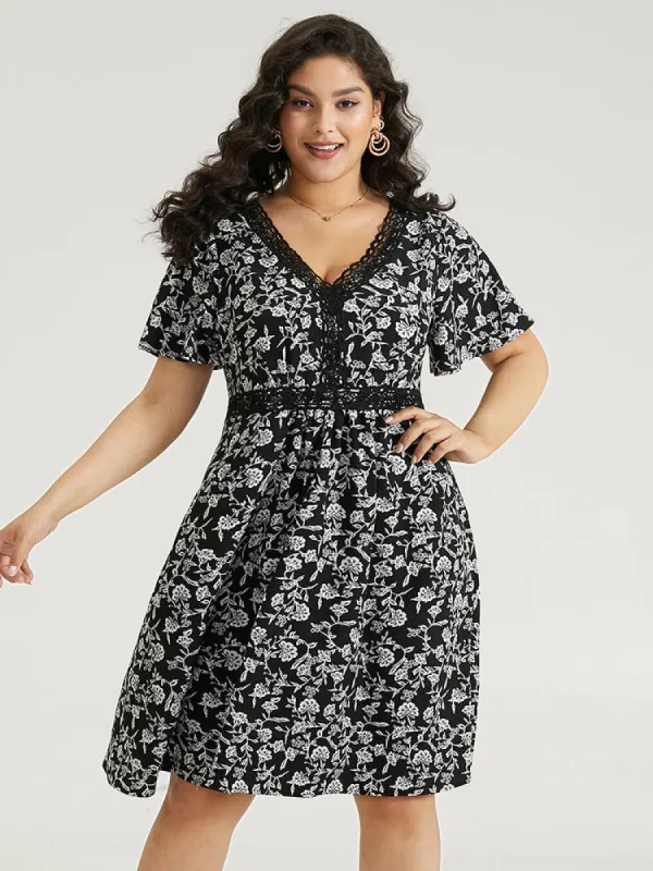 Silhouette Floral Print V Neck Ruffles Lace Panel Dress sold by Bloomchic