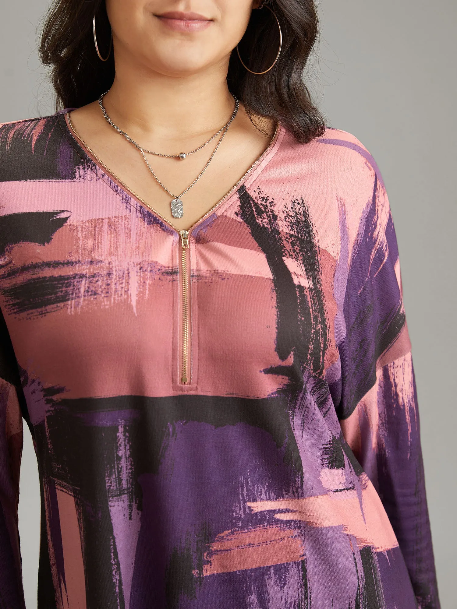 Contrast Colorblock Brush Print Half Zip T-shirt sold by Bloomchic product image thumbnail 5
