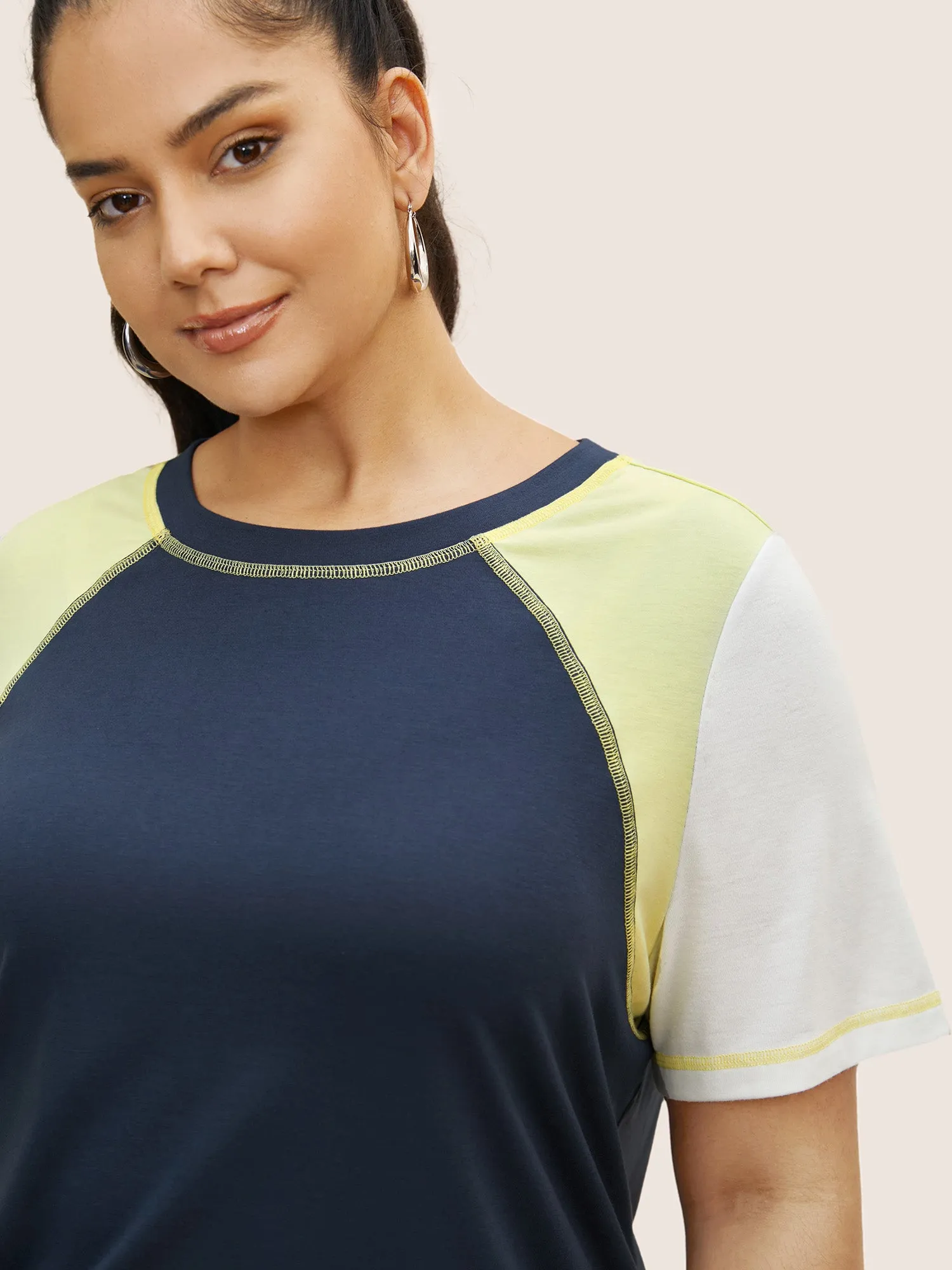 Round Neck Contrast Patchwork Quilted T-shirt sold by Bloomchic product image thumbnail 3