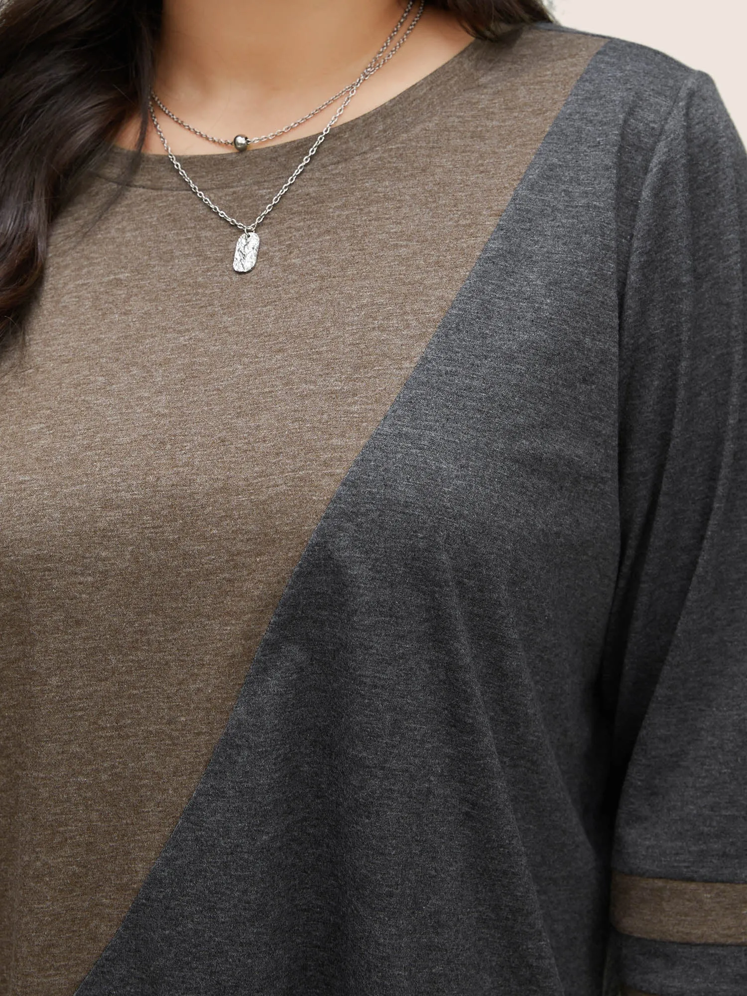 Two Tone Contrast Round Neck T-shirt sold by Bloomchic product image thumbnail 4