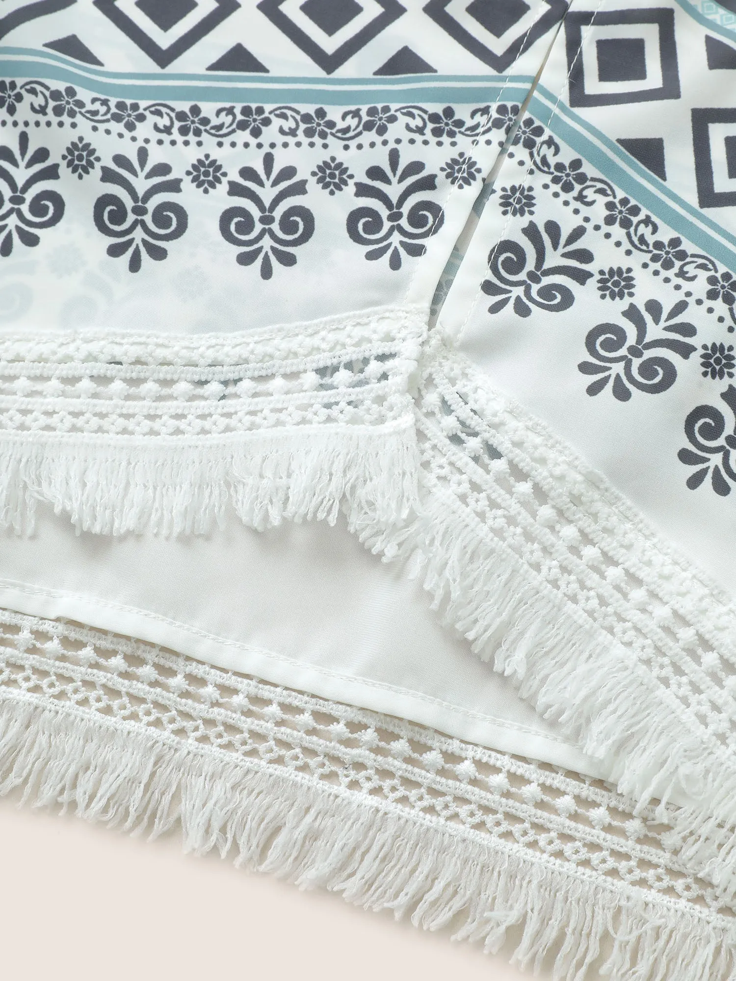 Boho Print Lace Panel Raglan Sleeve Fringe Hem Kimono sold by Bloomchic product image thumbnail 5