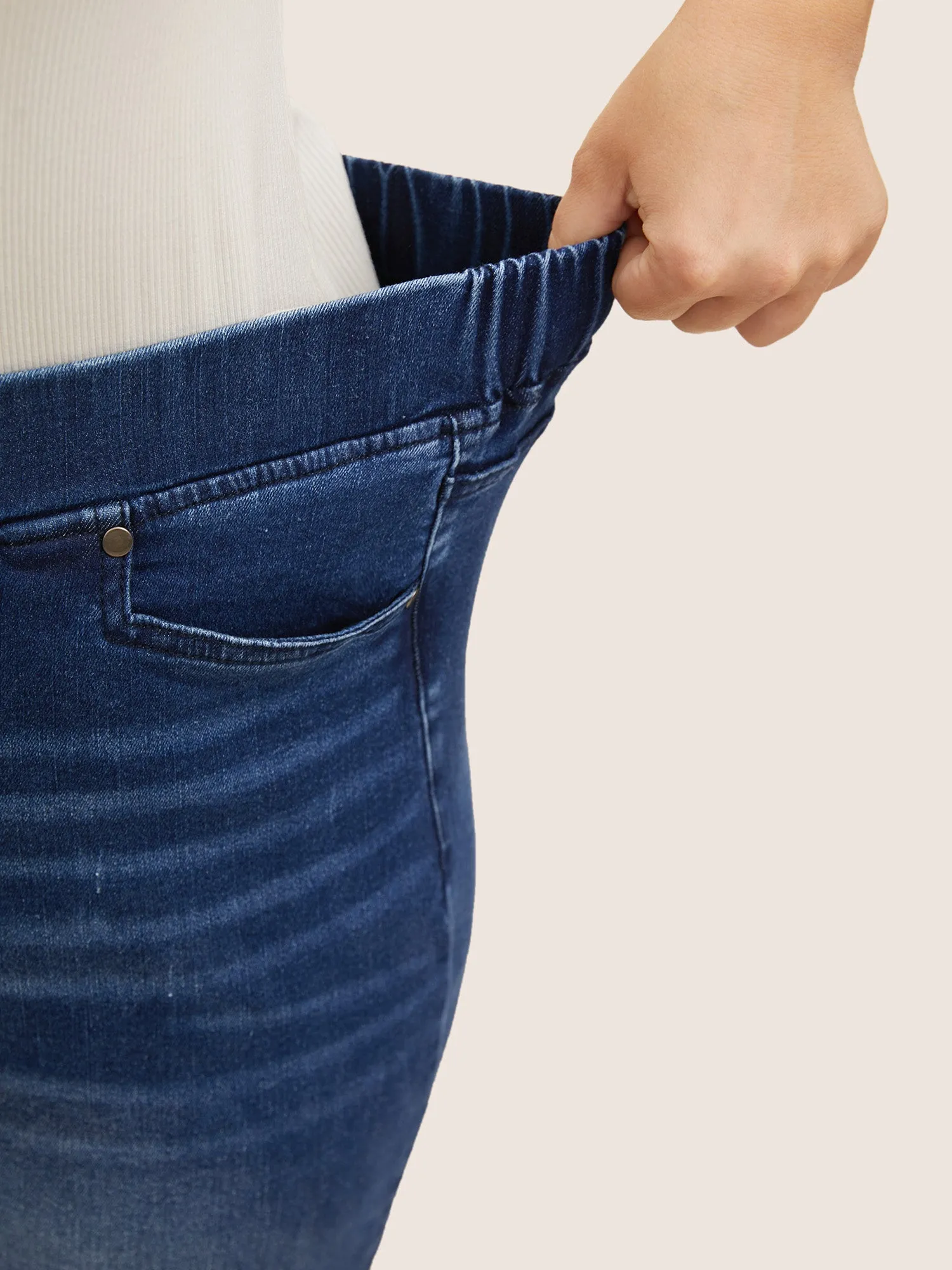 Dark Wash Elastic Waist Wide Leg Cropped Jeans sold by Bloomchic product image thumbnail 4