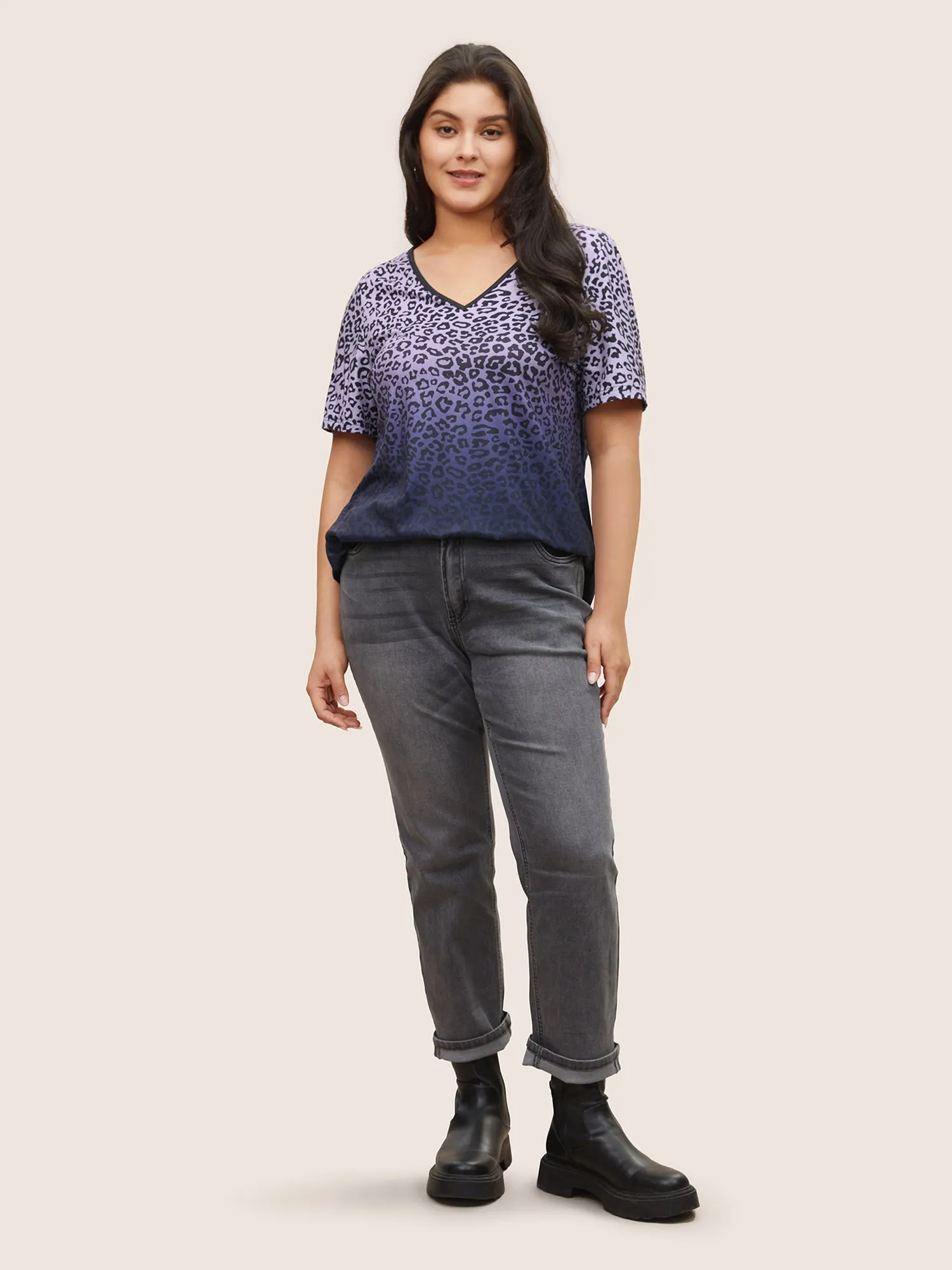 V Neck Ombre Leopard Contrast Trim T-shirt sold by Bloomchic product image thumbnail 3