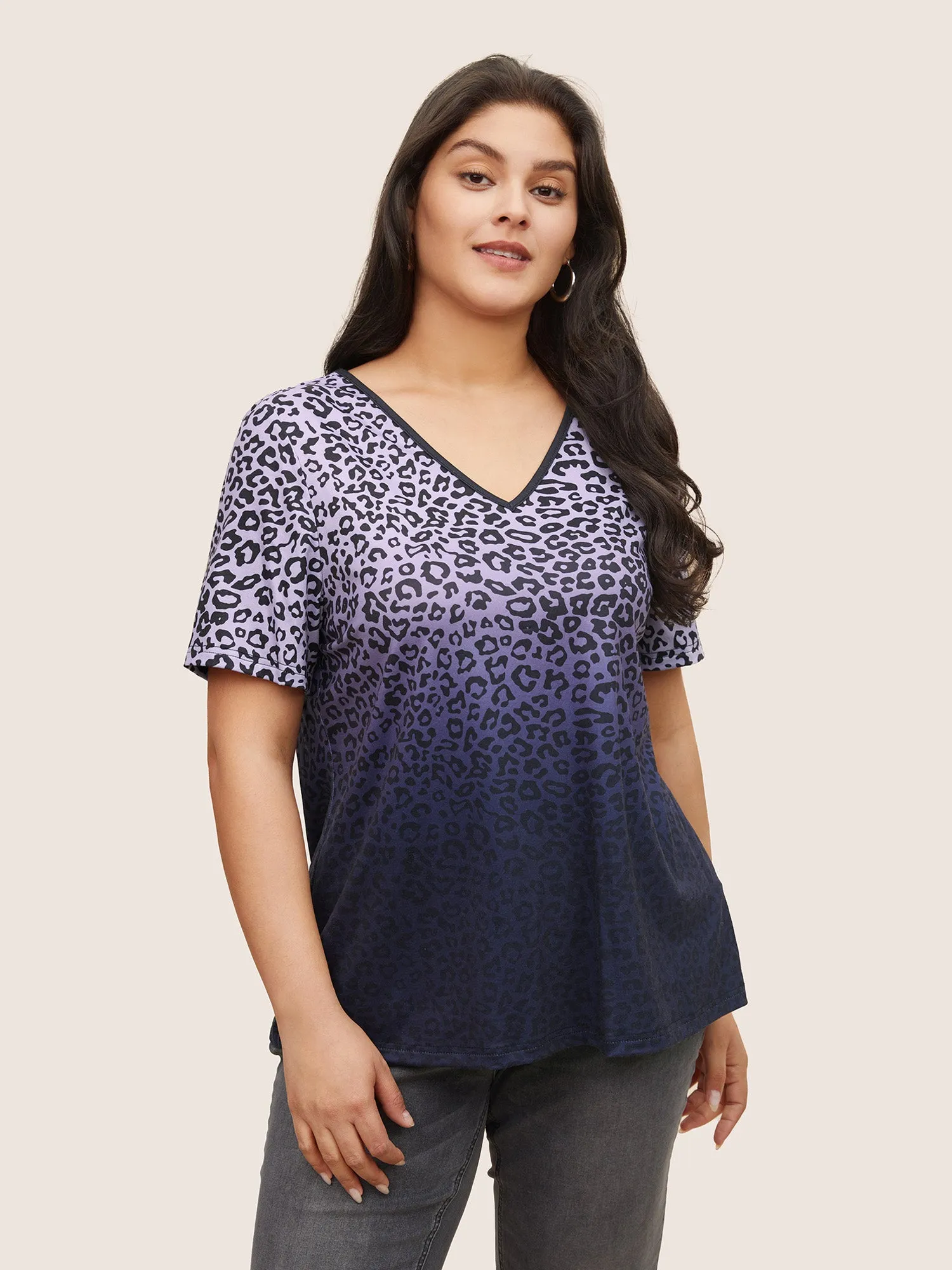 V Neck Ombre Leopard Contrast Trim T-shirt sold by Bloomchic