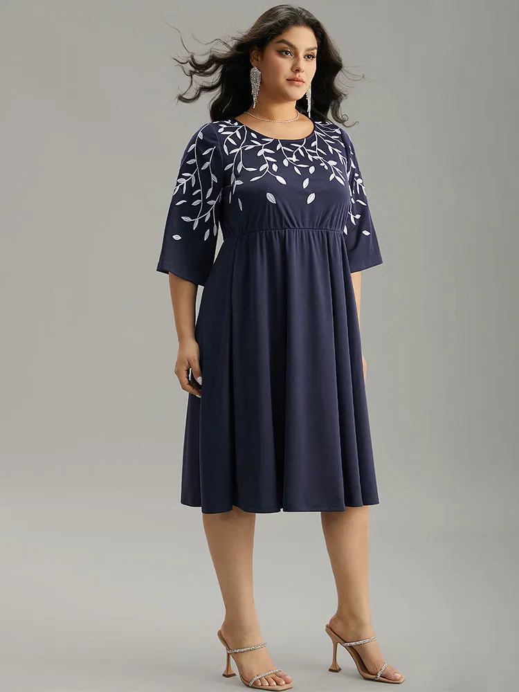 Silhouette Floral Print Embroidered Elastic Waist Dress sold by Bloomchic product image thumbnail 2