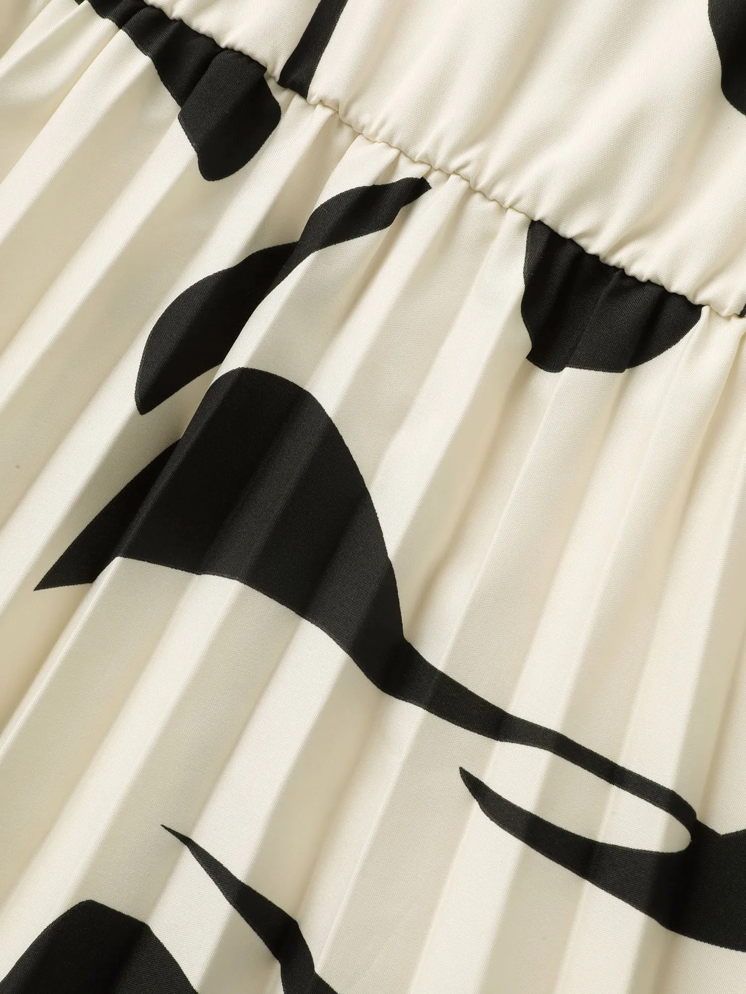 Silhouette Floral Print Cap Sleeve Midi Dress sold by Bloomchic product image thumbnail 5