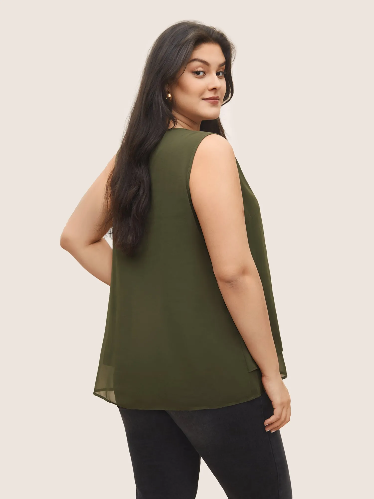 Solid Keyhole Tiered Hem Tank Top sold by Bloomchic product image thumbnail 4