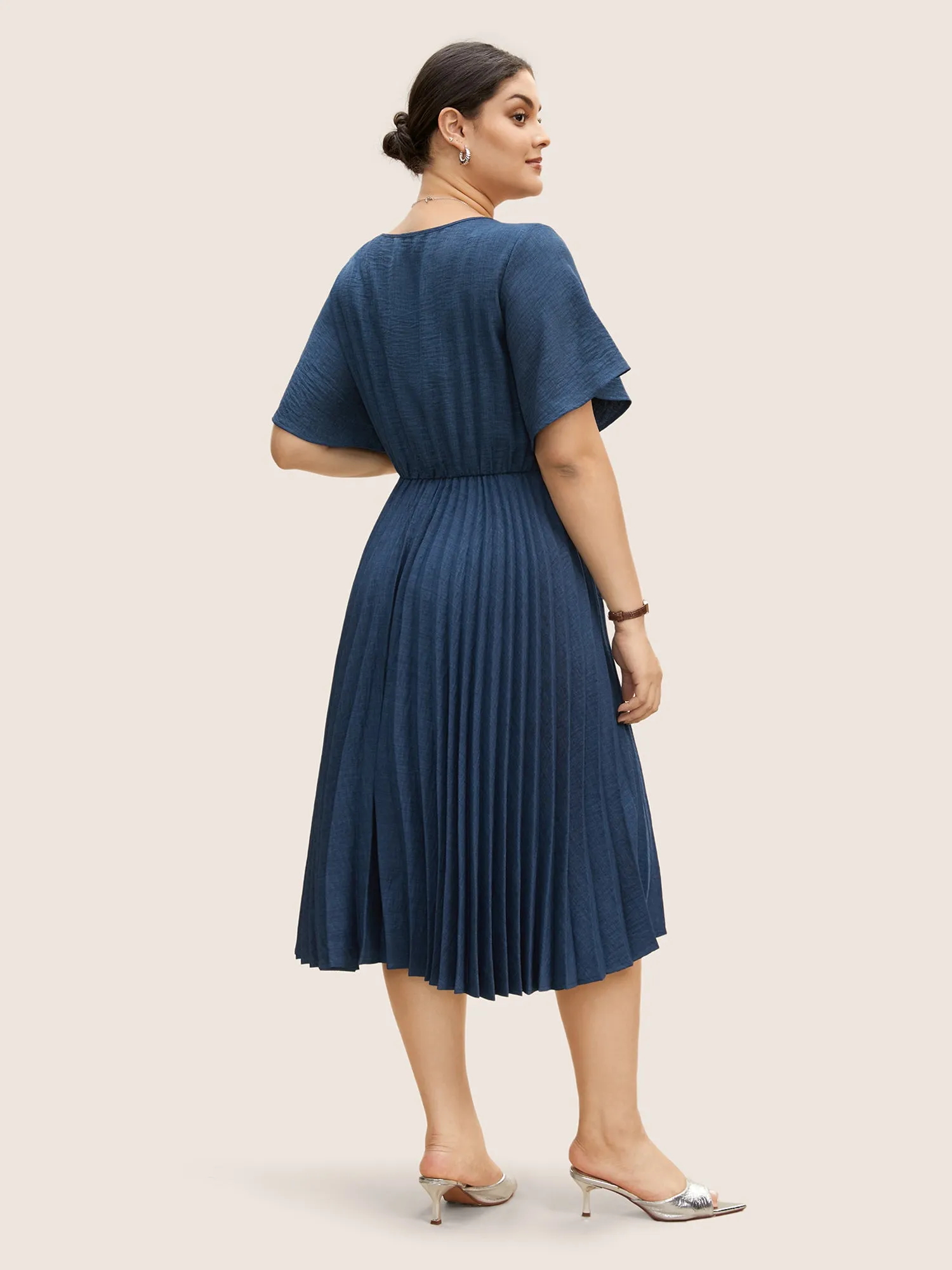Plain Textured Pleated Metal Detail Midi Dress sold by Bloomchic product image thumbnail 4
